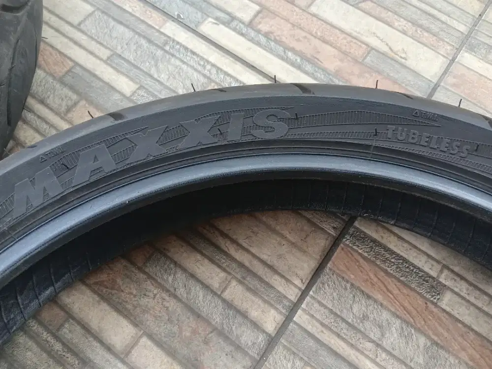 Ban Tubles Maxis R 17
