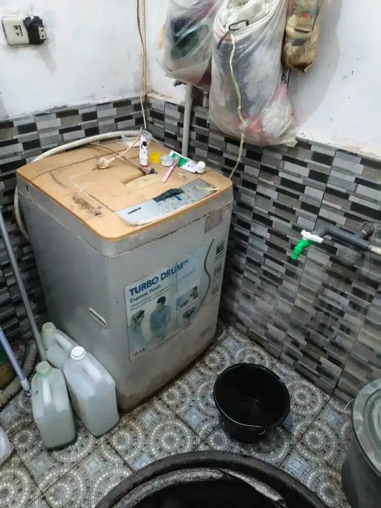 Mesin cuci LG turbo drump satu tabung