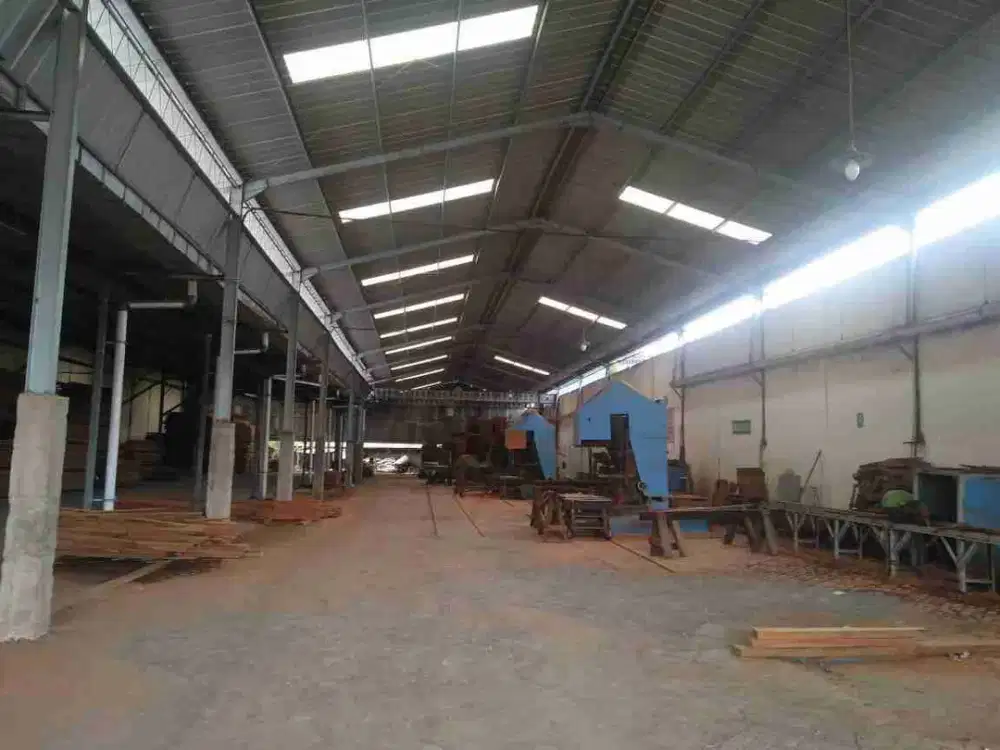 Dijual/Disewakan Gudang Full Renovasi Mayjend Sungkono, Kebomas, Gresik Dekat Tol