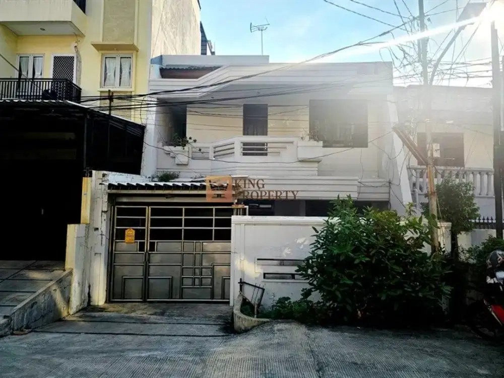Disewakan Rumah Taman Harapan Indah Jelambar 2,5 Lantai Full Bangunan 4+2 KT | LT 165m² | LB 198m² | Parkir 2 Mobil