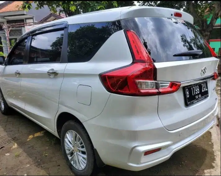 SUZUKI ERTIGA GX M/T