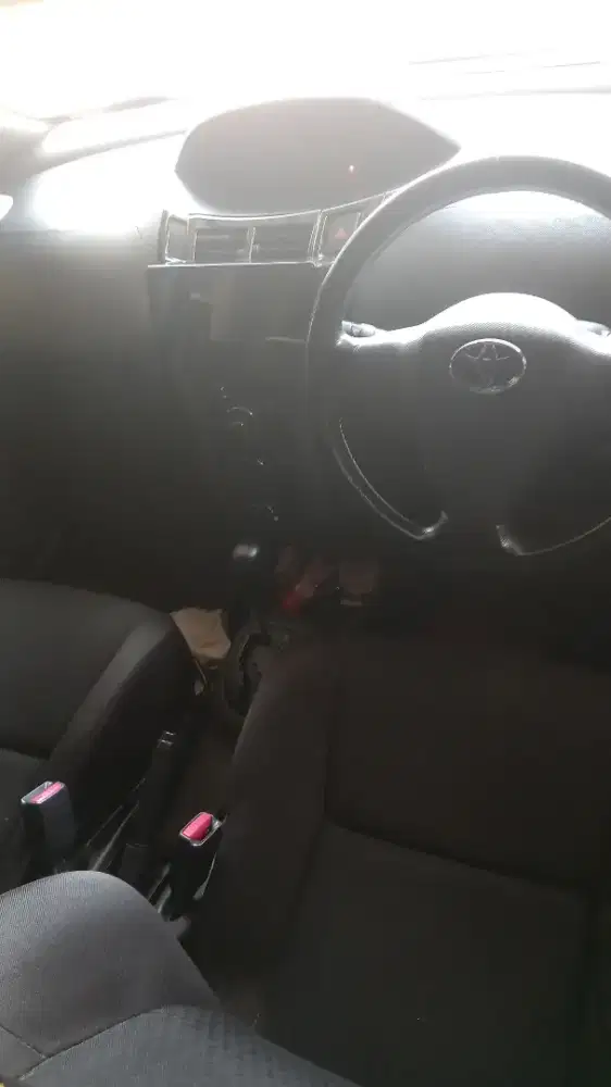 toyota yaris 2006 type S matik .pajak panjang atas nama sendiri