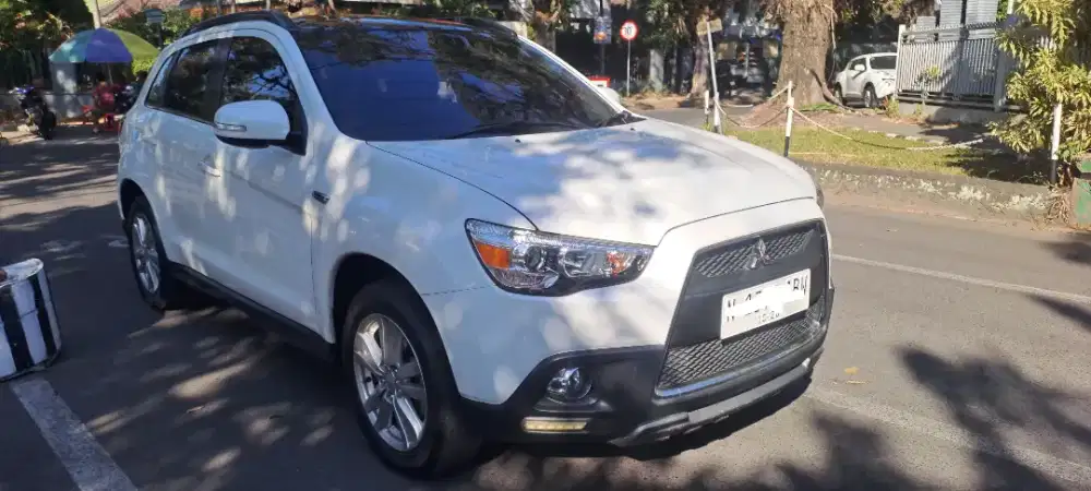 Mitsubishi OUTLANDER PX low km 2012