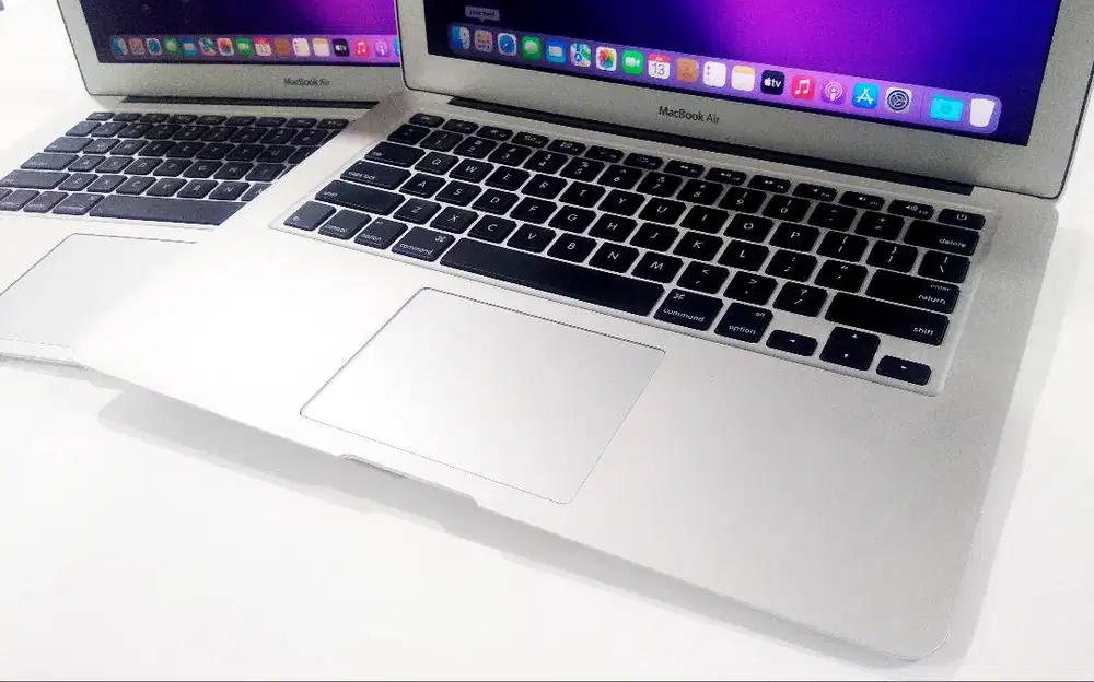 2juta-an MACBOOK AIR 13in MMGF2 early 2015 Intel Core i5