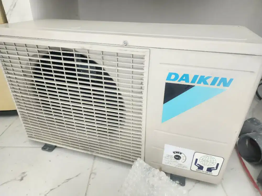 AC Daikin 1 PK (Masih Bagus dan mulus)