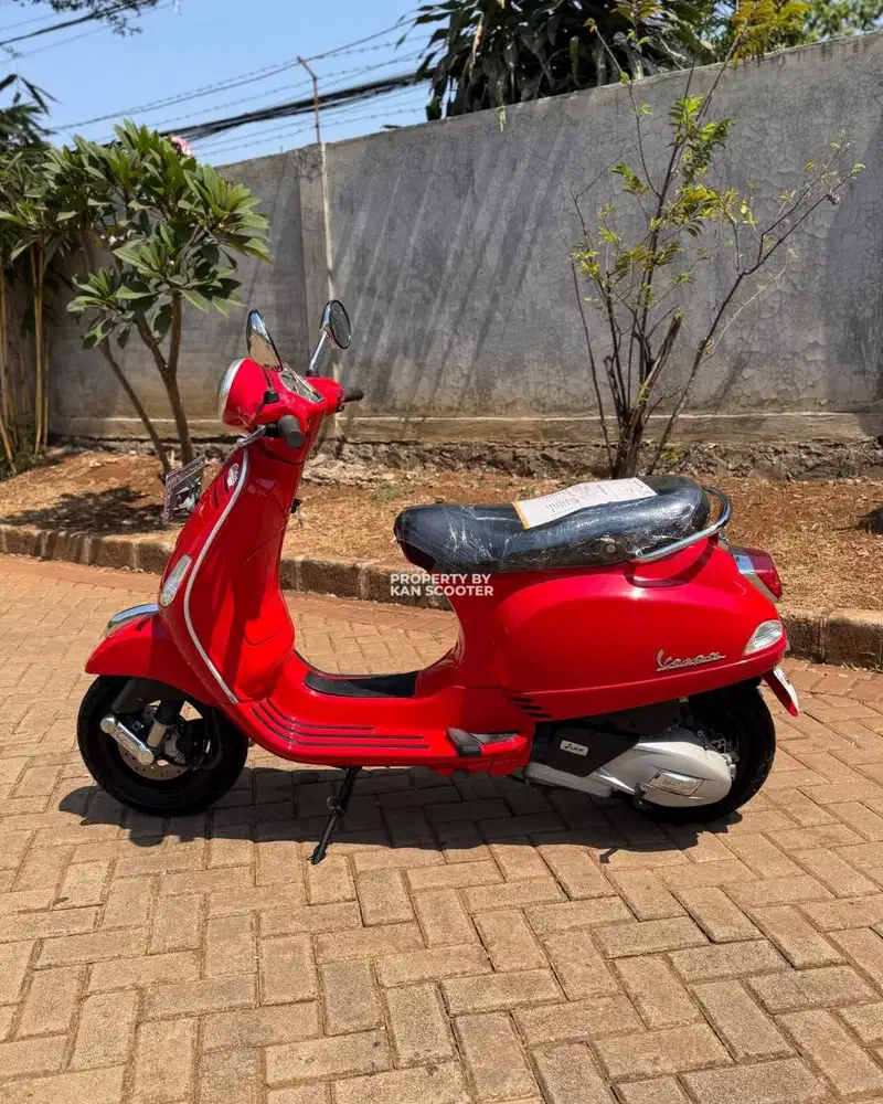 JUAL MURAH VESPA LX 125 iGET 2017 MULUS