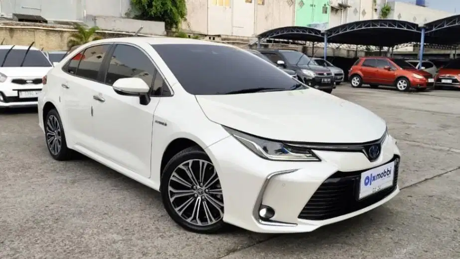 KM Rendah - Toyota Corolla Altis 1.8 Hybrid-AT 2023