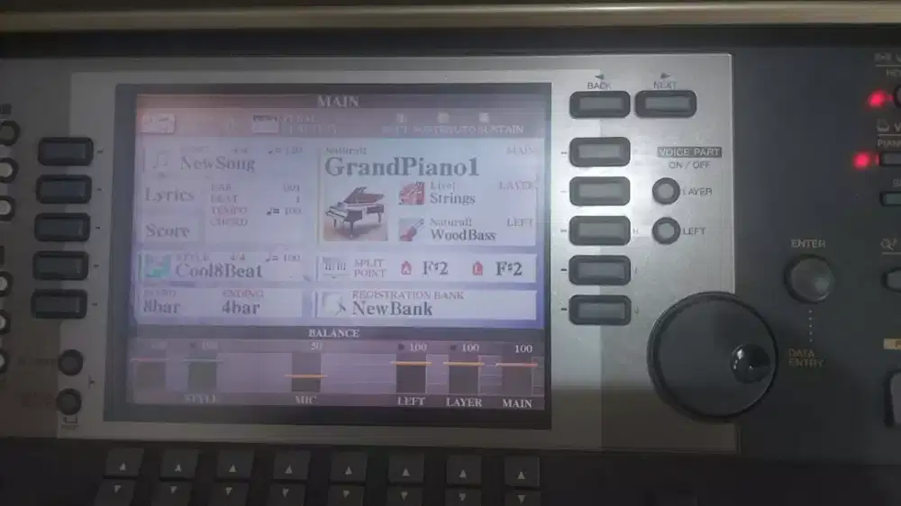 Piano Digital Yamaha Clavinova CVP 208