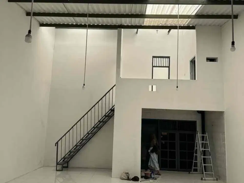 Disewakan ruang usaha bagus siap pakai di jalan raya jatiwaringin bekasi