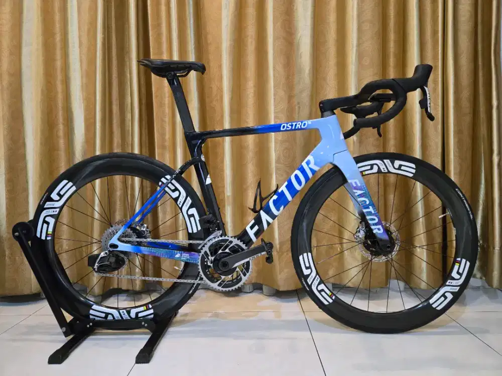 Roadbike FACTOR Ostro size 54