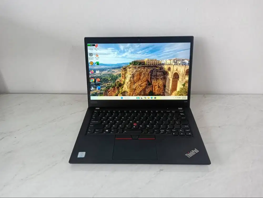 Lenovo Thinkpad X390 Core I7 Gen 8 Keyboard LED RAM 16 SSD 256 FullHD
