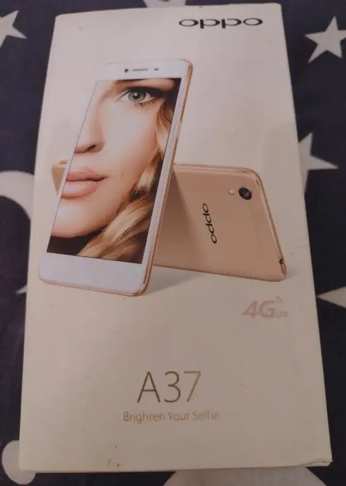 Oppo A37 warna Gold