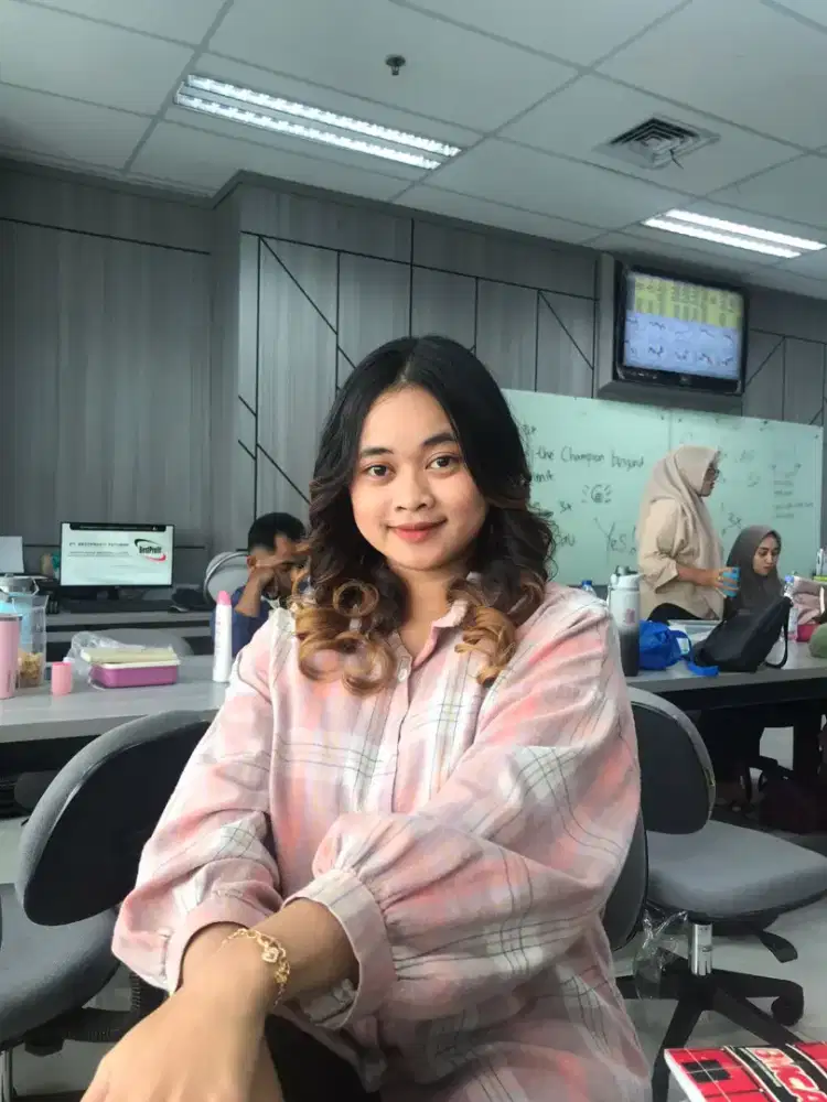 Butuh loker  daerah harapan indah Bekasi