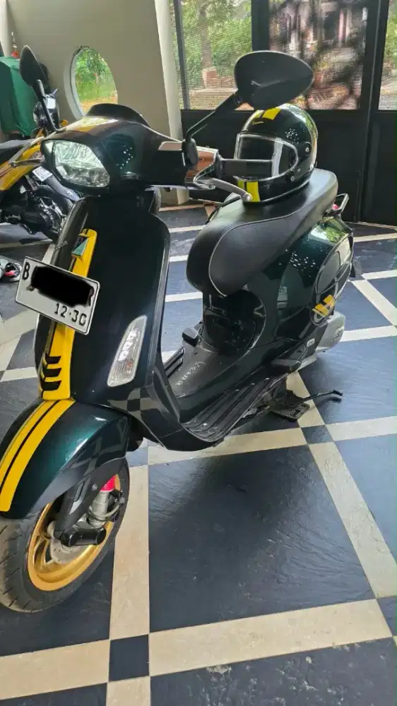 DIJUAL VESPA SPRINT RACING SIXTY