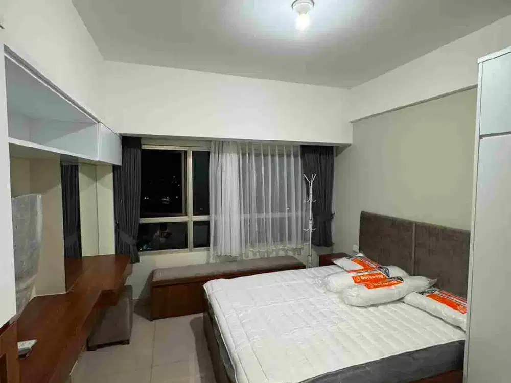 Apartemen Studio Fully Furnished Lantai Rendah di The Springlake View Summarecon Bekasi