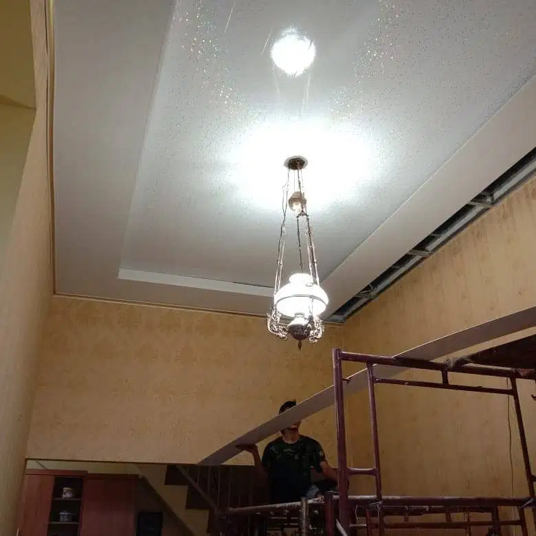 Sekat Plafon Partisi PVC GRC Gypsum Jasa Tukang Pasang Wall Moulding