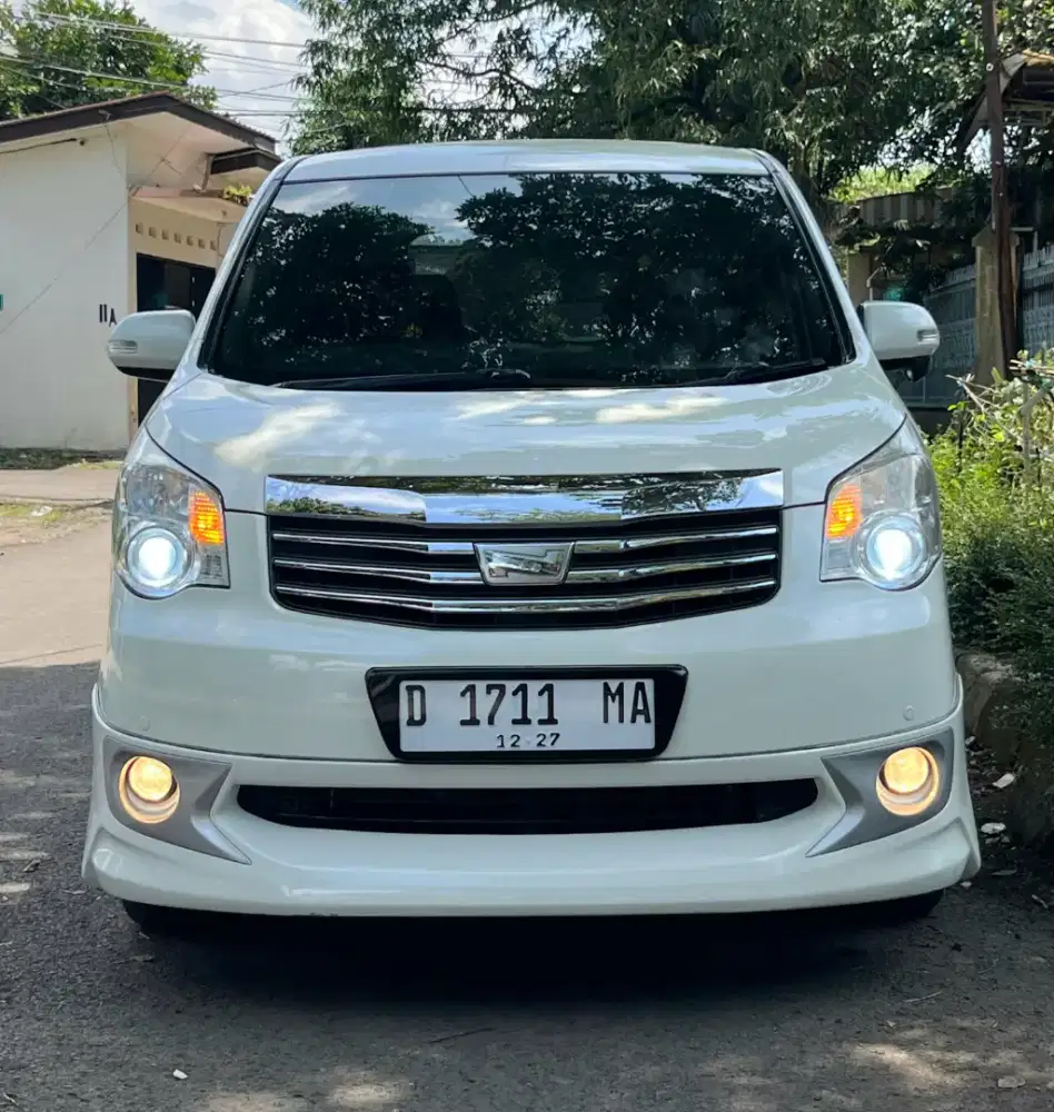 NAV 1 V LIMITED 2.0 AT 2013 KM 108rb ISTIMEWA BANDUNG