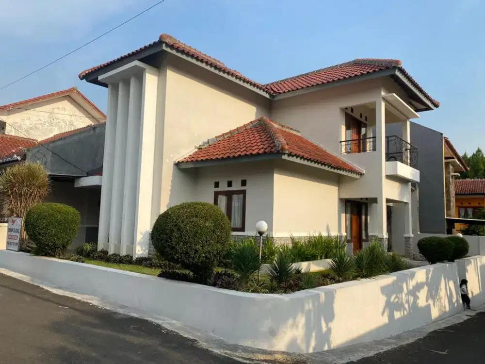 HotSale Turun harga Dijual Rumah posisi hook komplek bumi sariwangi 1 Bandung barat
