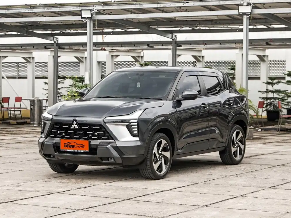 Mitsubishi Xforce Ultimate Matic 2024 abu abu ganjil