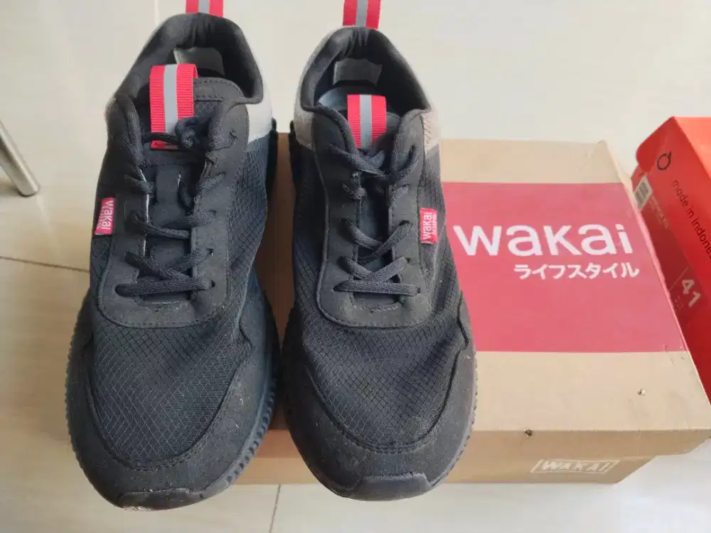 Sepatu Wakai (bertali)