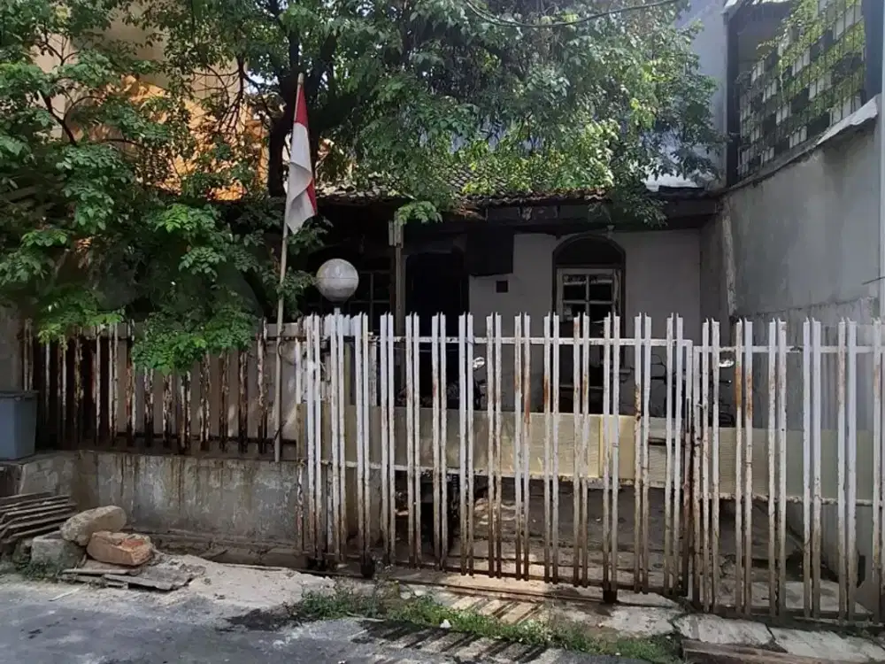 Dijual Rumah Tua di Kelapa Gading - Lokasi Strategis