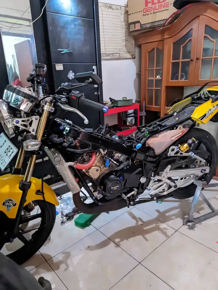 Kawasaki Ninja R Convert SS 2014