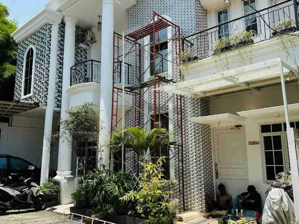Rumah 2 Lantai Ada Private Pool Rapih Siap Huni Di Bambu Apus Jakarta Timur