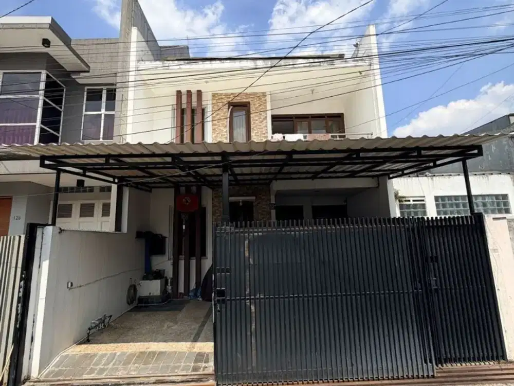 Dijual Rumah Semi Furnished 2 Lantai Sayap BKR