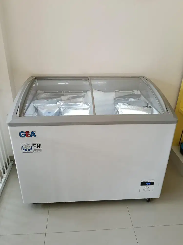 freezer gea 303L , 330 watt second