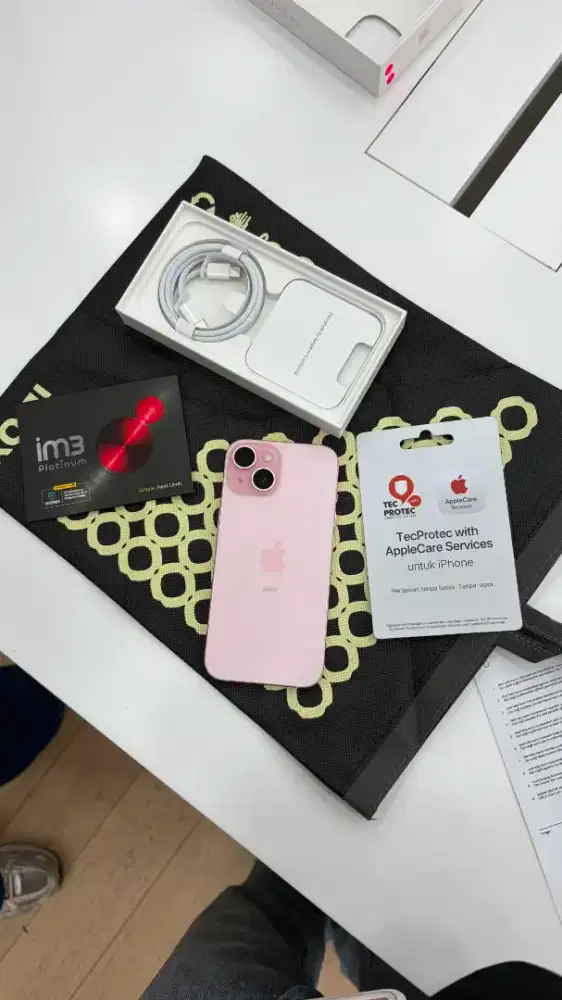 IPHONE 15 BASIC SPESIAL PROMO GRATIS 1 ATAU 3 BULAN BUNGA 0%
