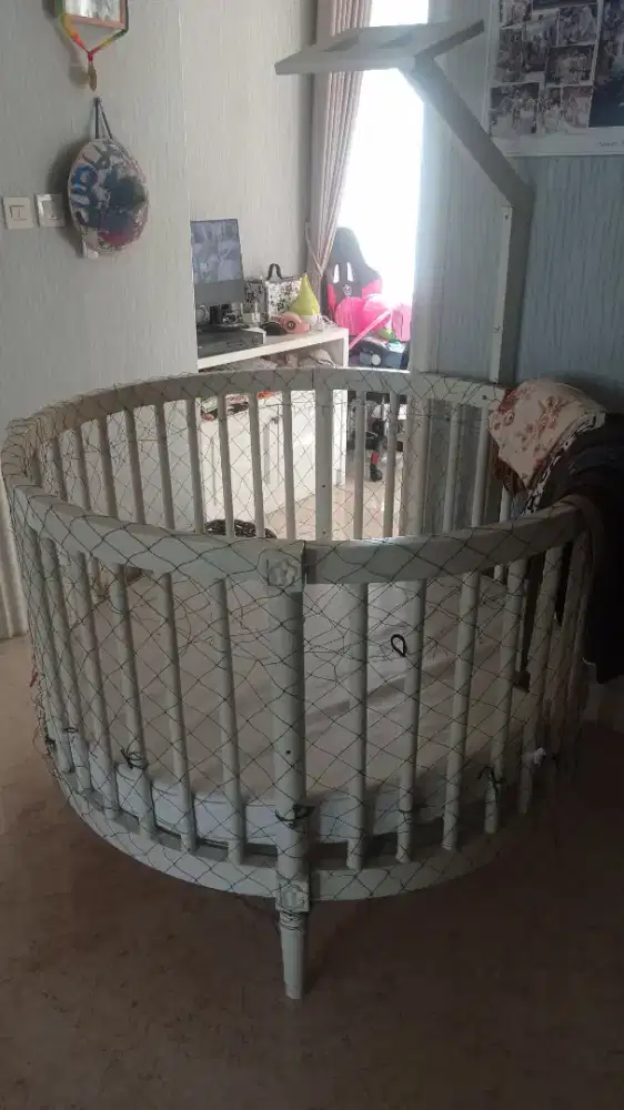Ranjang bayi multifungsi