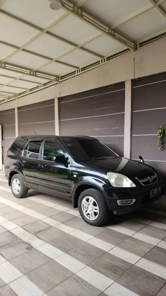 Mobil keluarga Honda CR-V Hitam Automatic