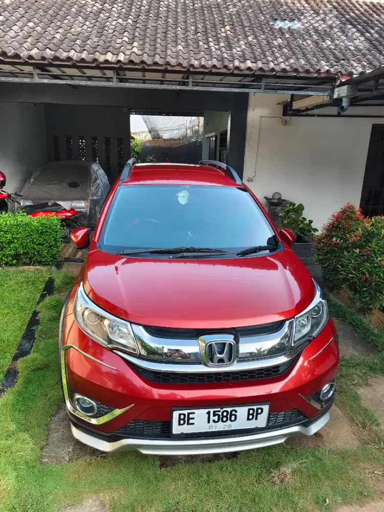 Honda BrV Pakaian Pribadi