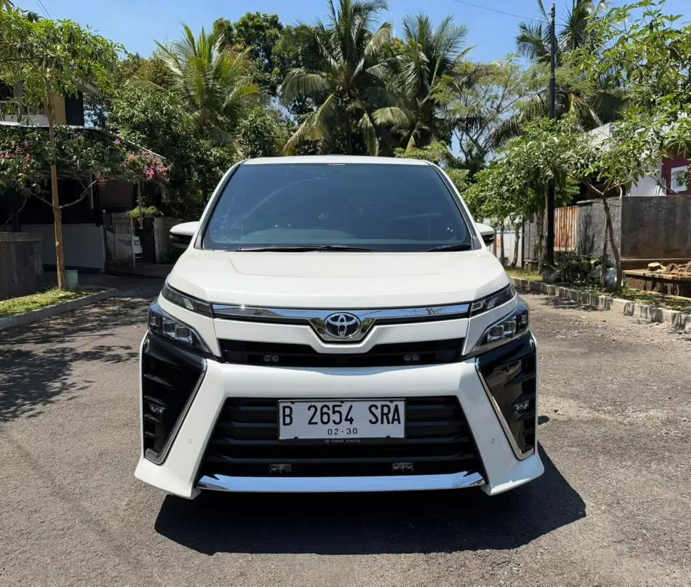 Toyota Voxy 2019