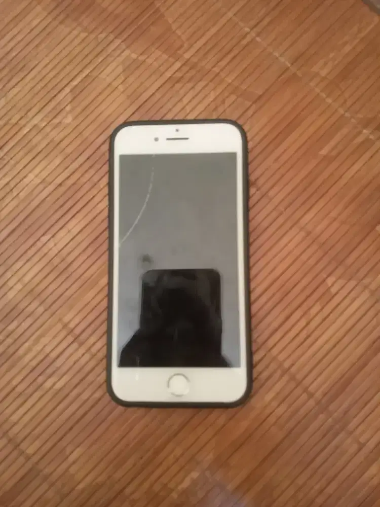 Apple 8 64 gb inter