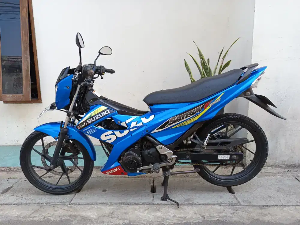 Suzuki satria f150 2015 lengkap mesin halus