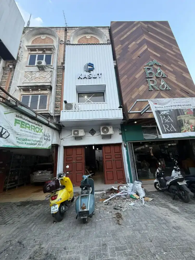 Dicari karyawan usia 17-23 wawak O&II 678 IOO9