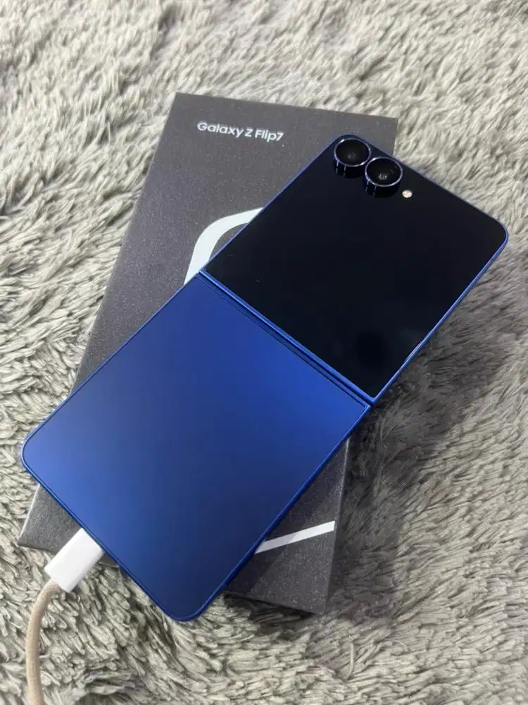 Samsung Z flip 7 12/256 gb resmi indo mulus
