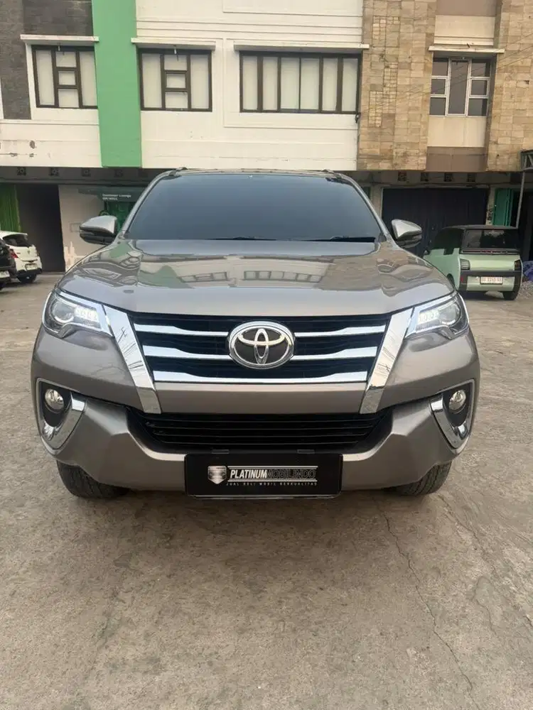 Toyota fortuner 2018 tipe VRZ 2.4 A/T