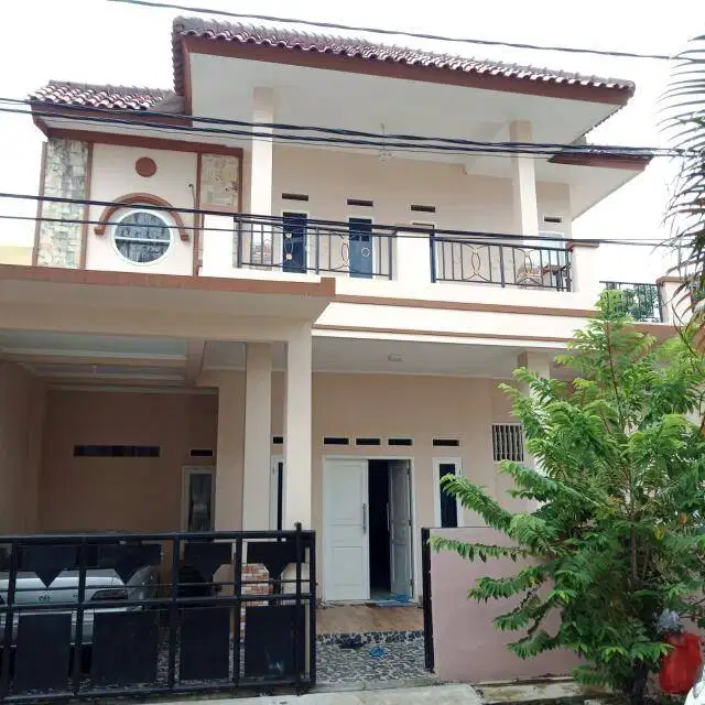 Rumah Hoek Asri Di Villa Melati Mas Lokasi Strategis
