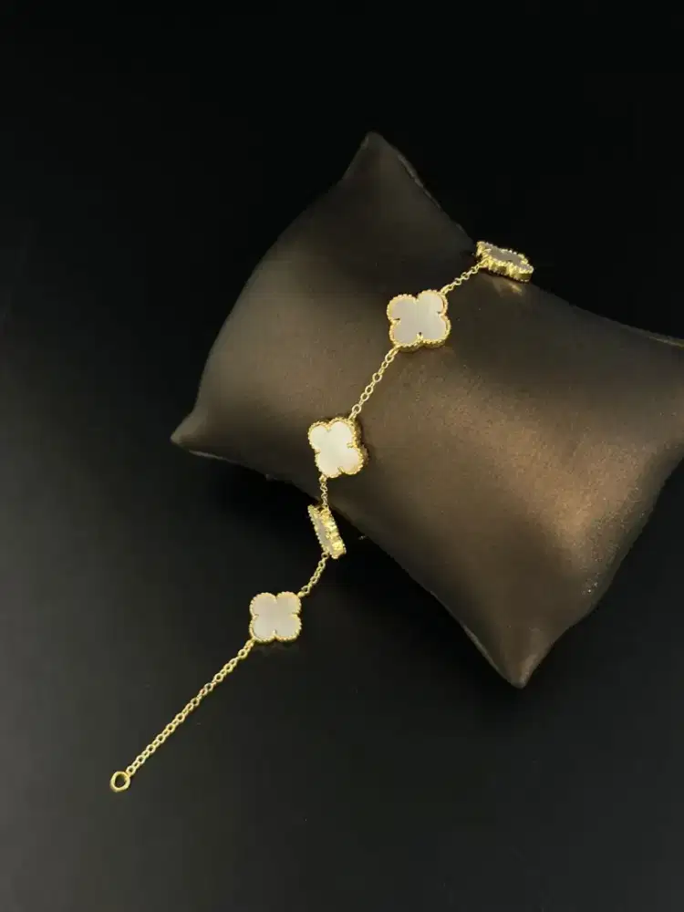 Bracelet yang bagus
