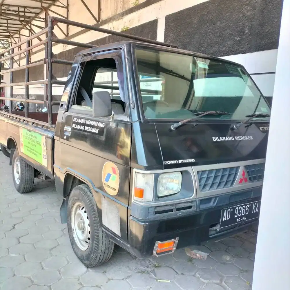 Mitsubishi L300 2016