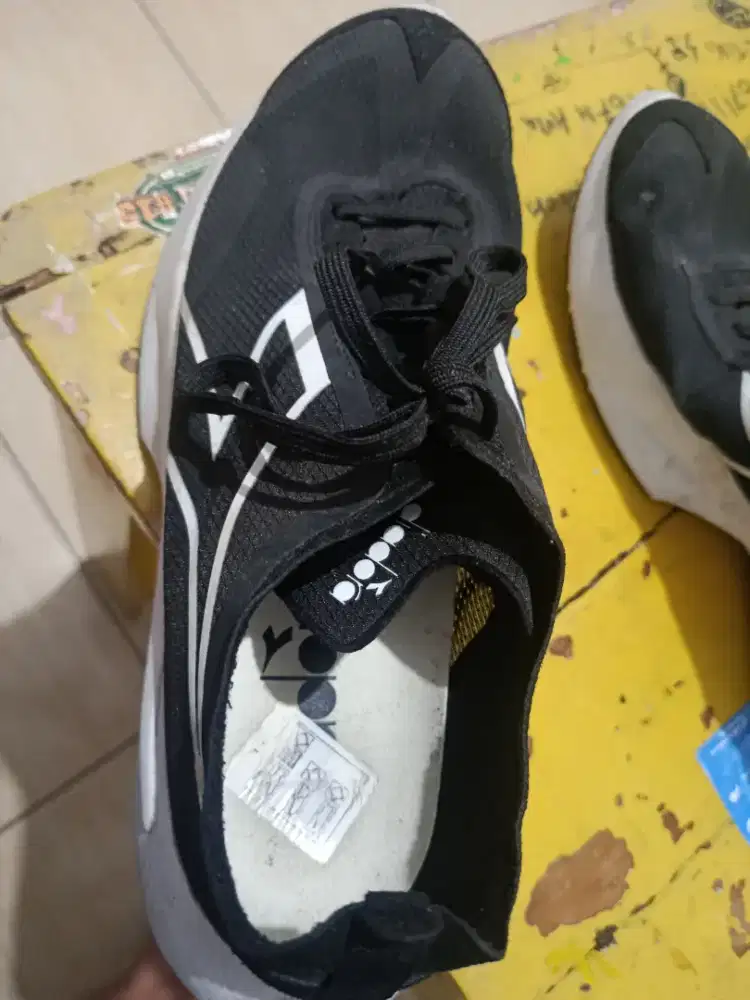Sepatu men running diadora ukuran 42