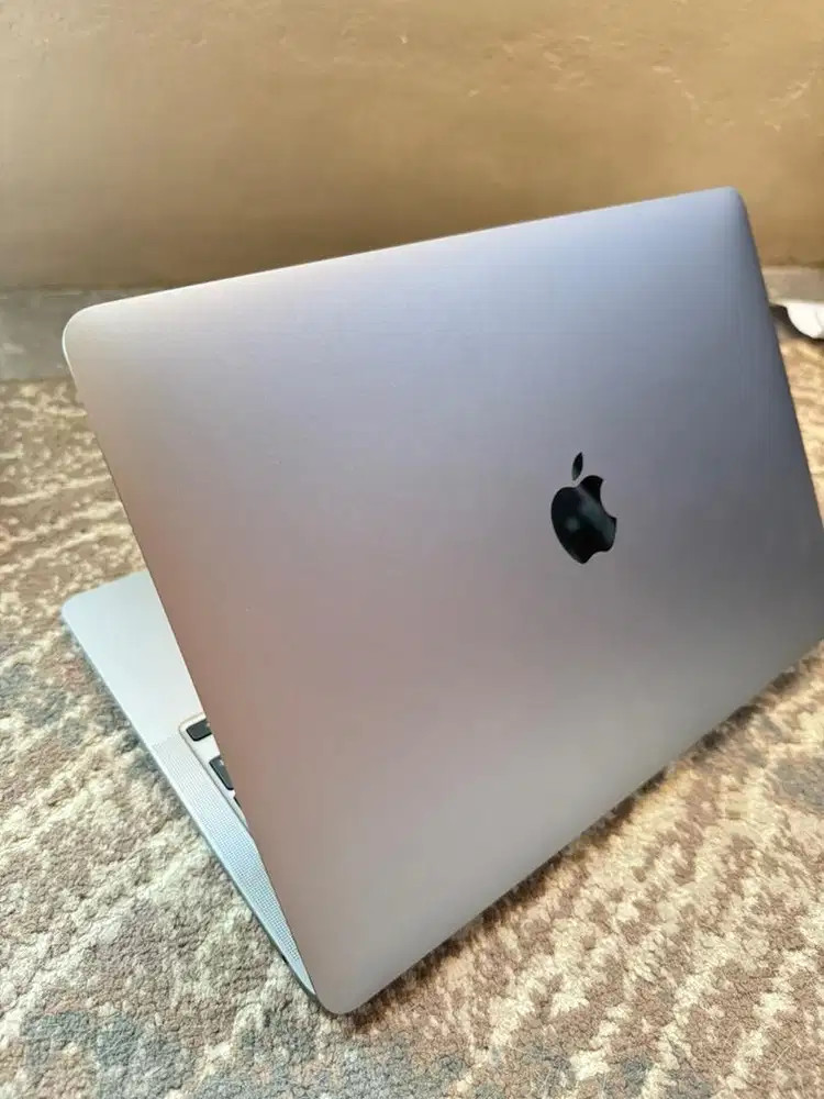 MACBOOK AIR 2020