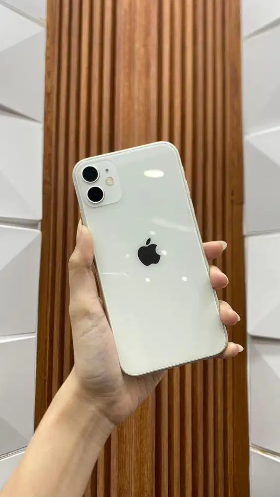 iPhone 11 128gb white ex ibox