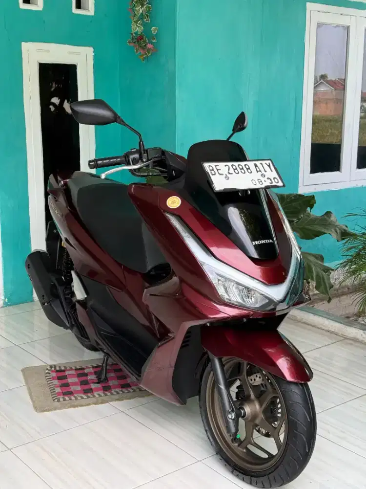 2025 Honda PCX ABS ROADSYNC BURGUNDY Kondisi masih seperti baru