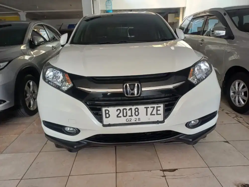 Honda hrv e 1.5 cvt 2018 metic putih