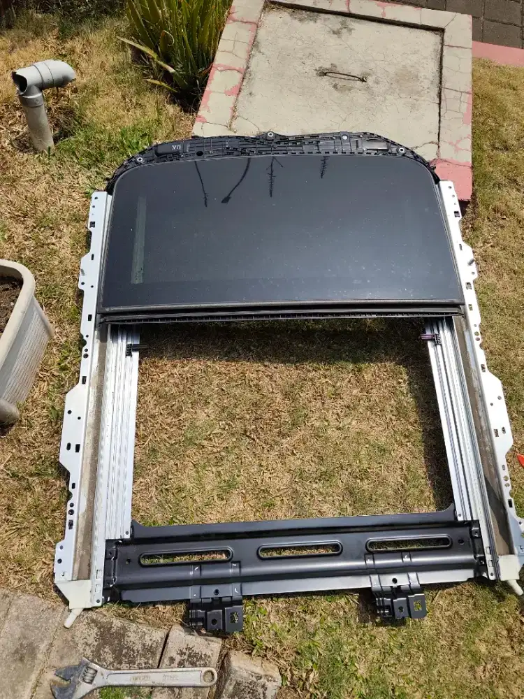 Service sunroof macet