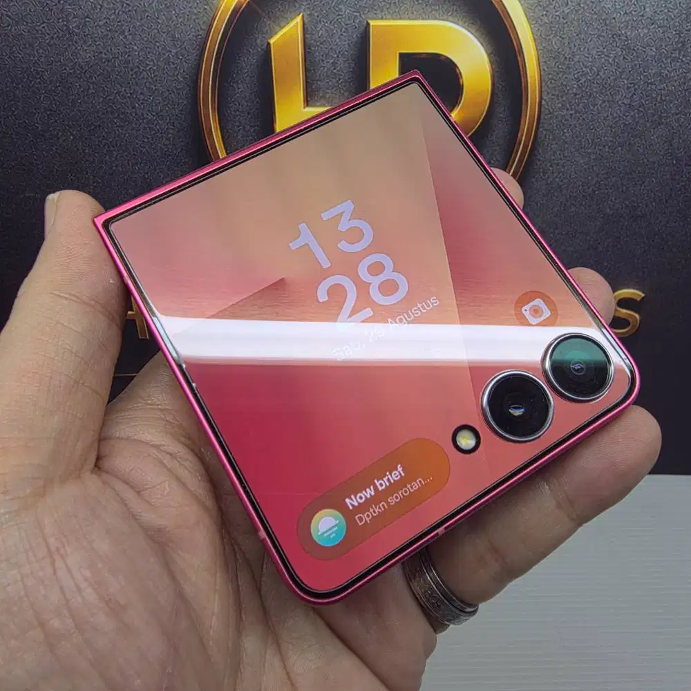 SUPER MULUS 99% Like New Z Flip 7 Coral Red 12/256 SEIN NOMINUS