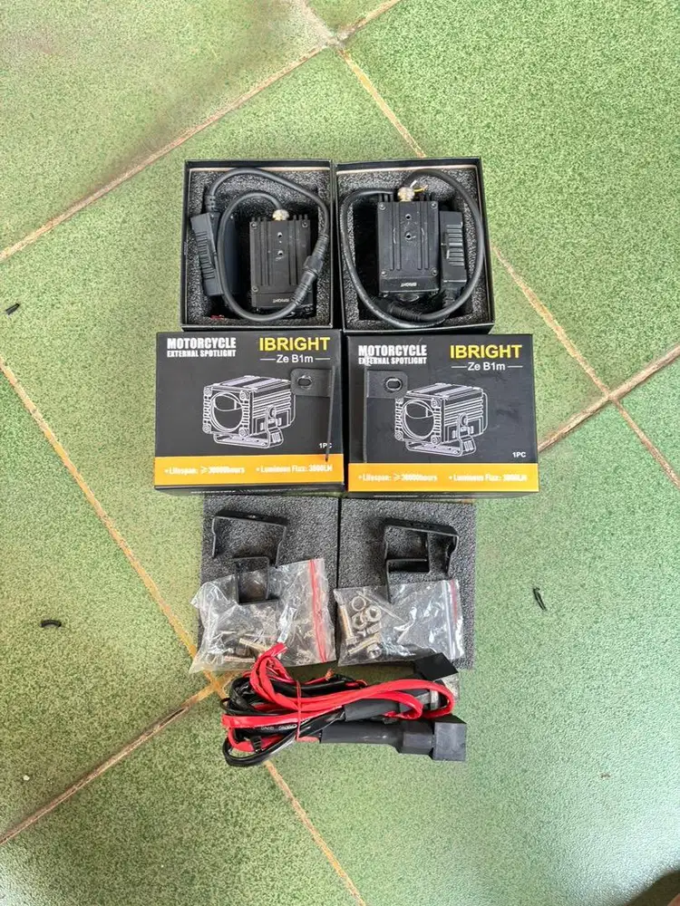 Lampu Tembak Zeb1m (2 Pcs) + Relay + Bracket
